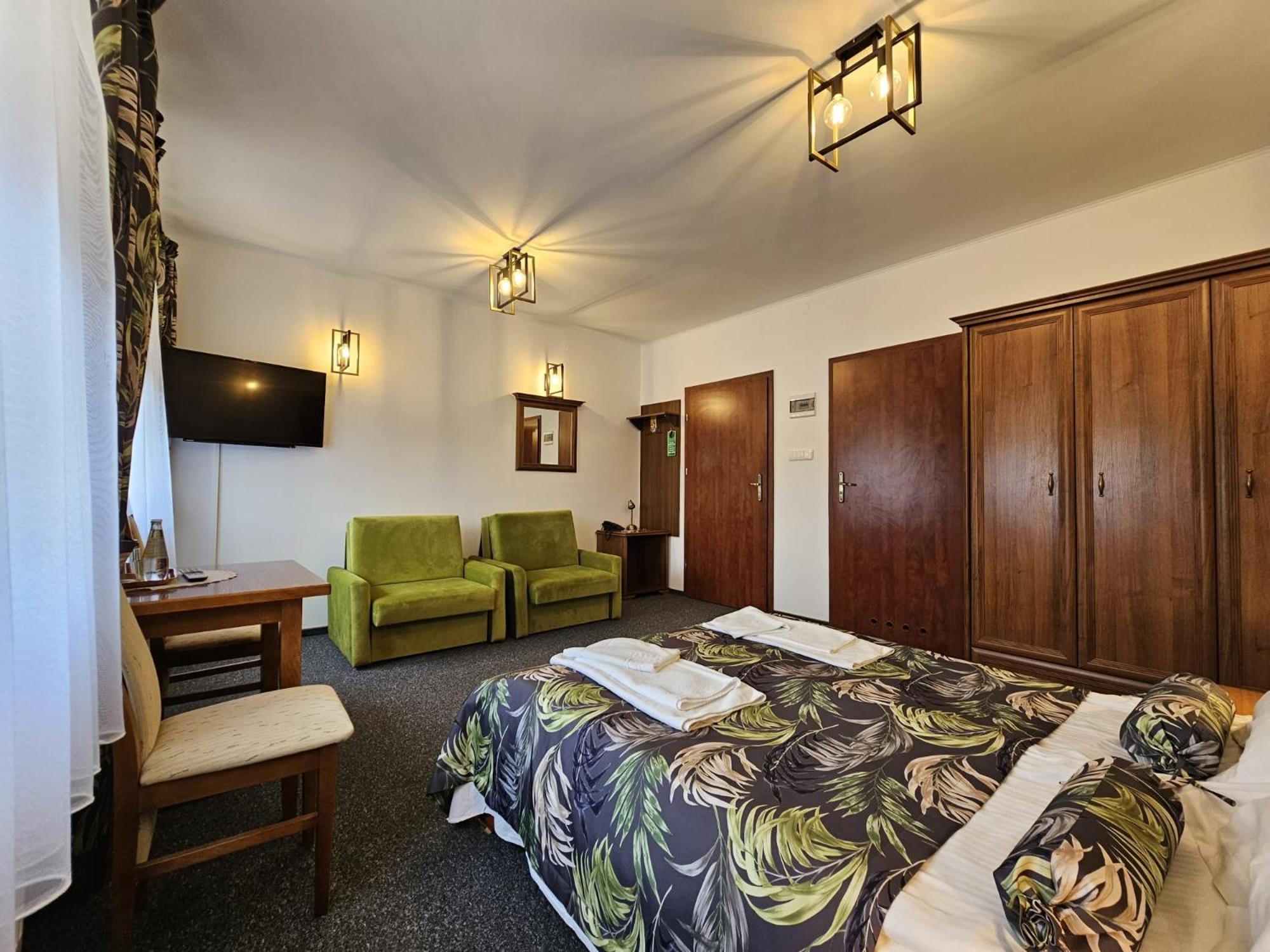 Restauracja Hotel Imperial Ясло Екстер'єр фото