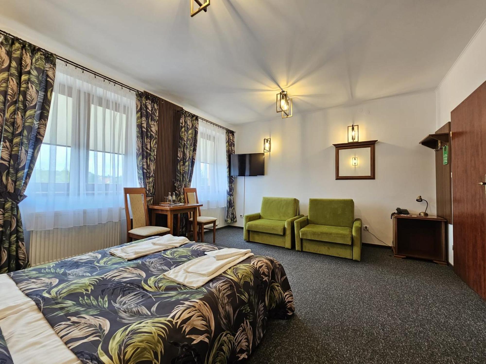 Restauracja Hotel Imperial Ясло Екстер'єр фото