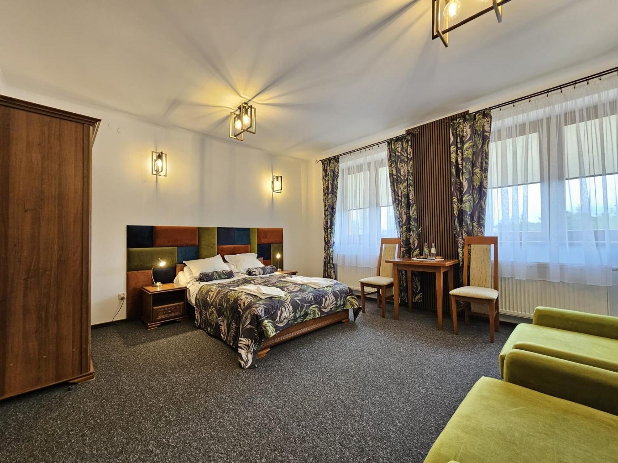 Restauracja Hotel Imperial Ясло Екстер'єр фото