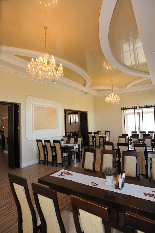 Restauracja Hotel Imperial Ясло Екстер'єр фото