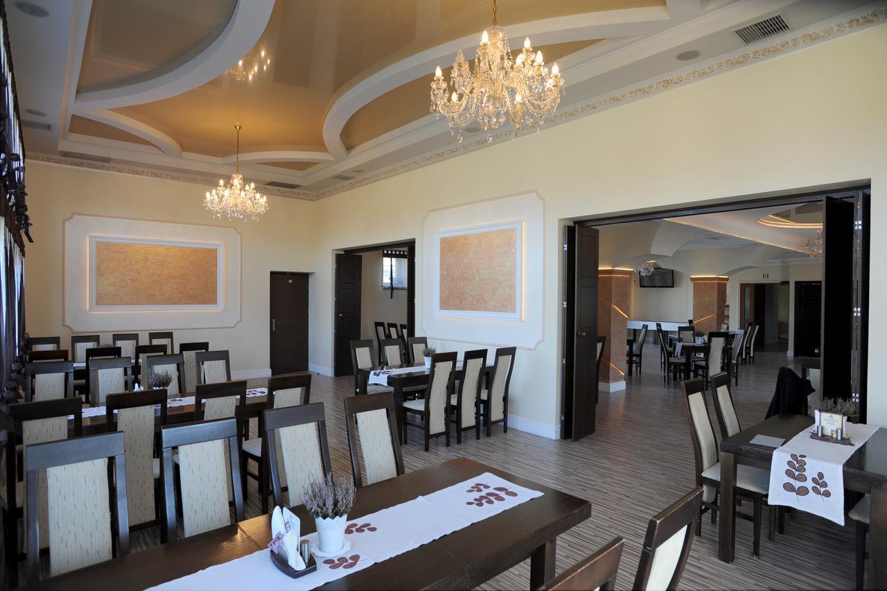 Restauracja Hotel Imperial Ясло Екстер'єр фото