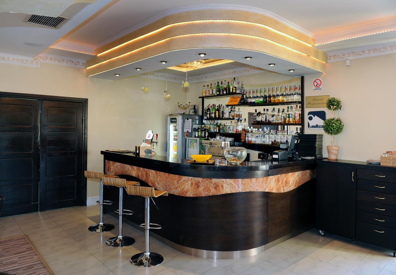 Restauracja Hotel Imperial Ясло Екстер'єр фото