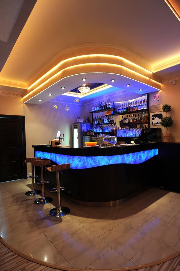 Restauracja Hotel Imperial Ясло Екстер'єр фото