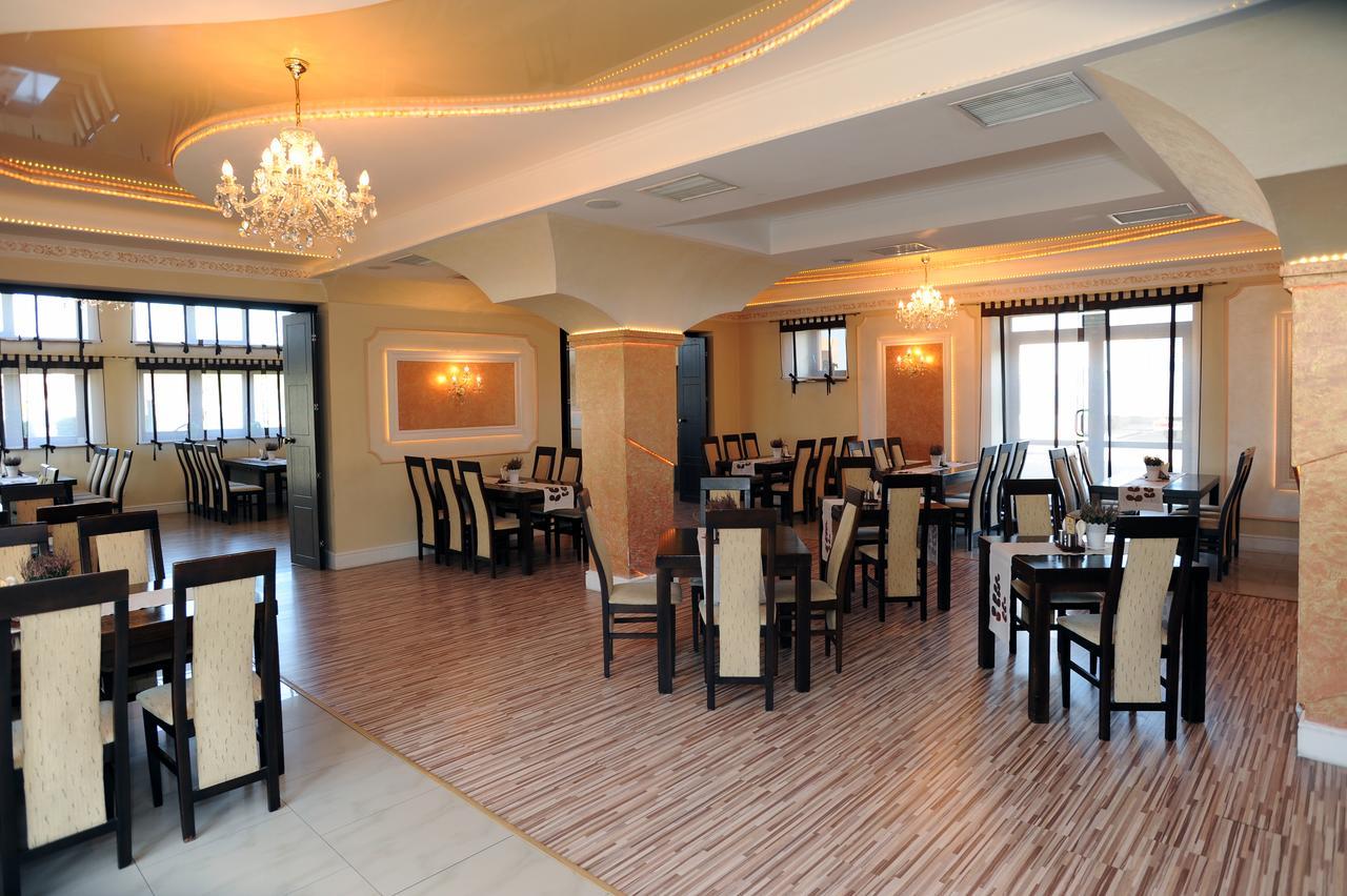 Restauracja Hotel Imperial Ясло Екстер'єр фото