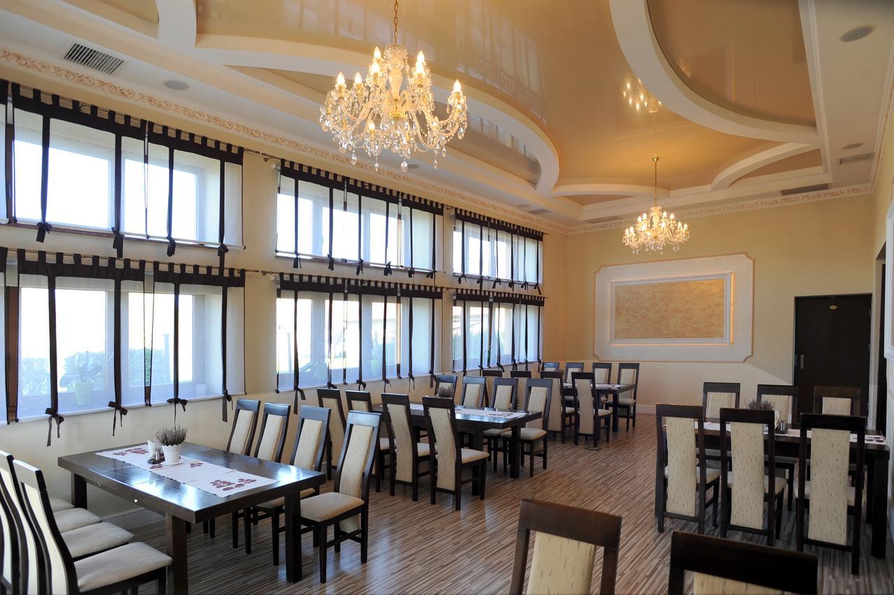 Restauracja Hotel Imperial Ясло Екстер'єр фото